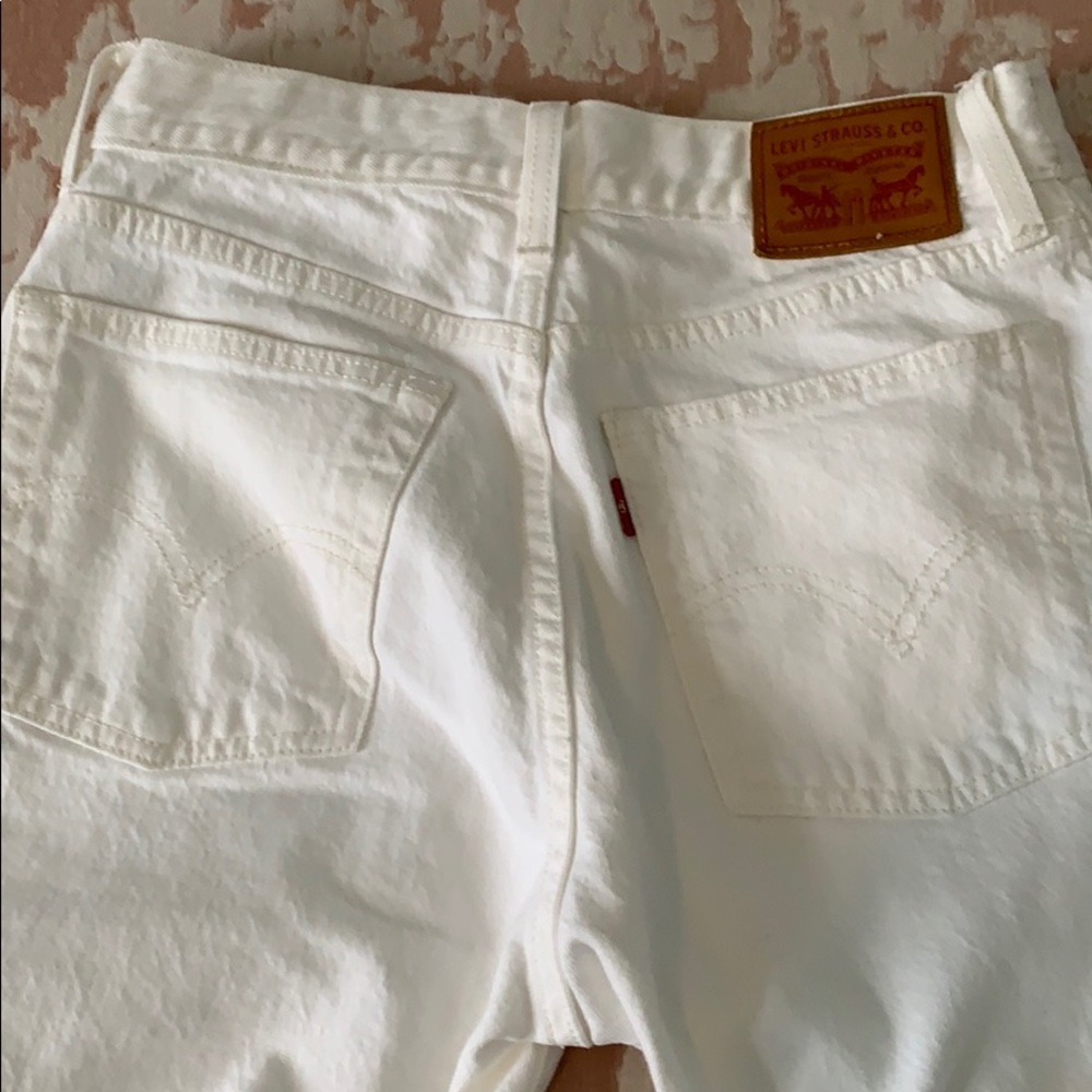 Levi's White Cropped Ankle Jeans